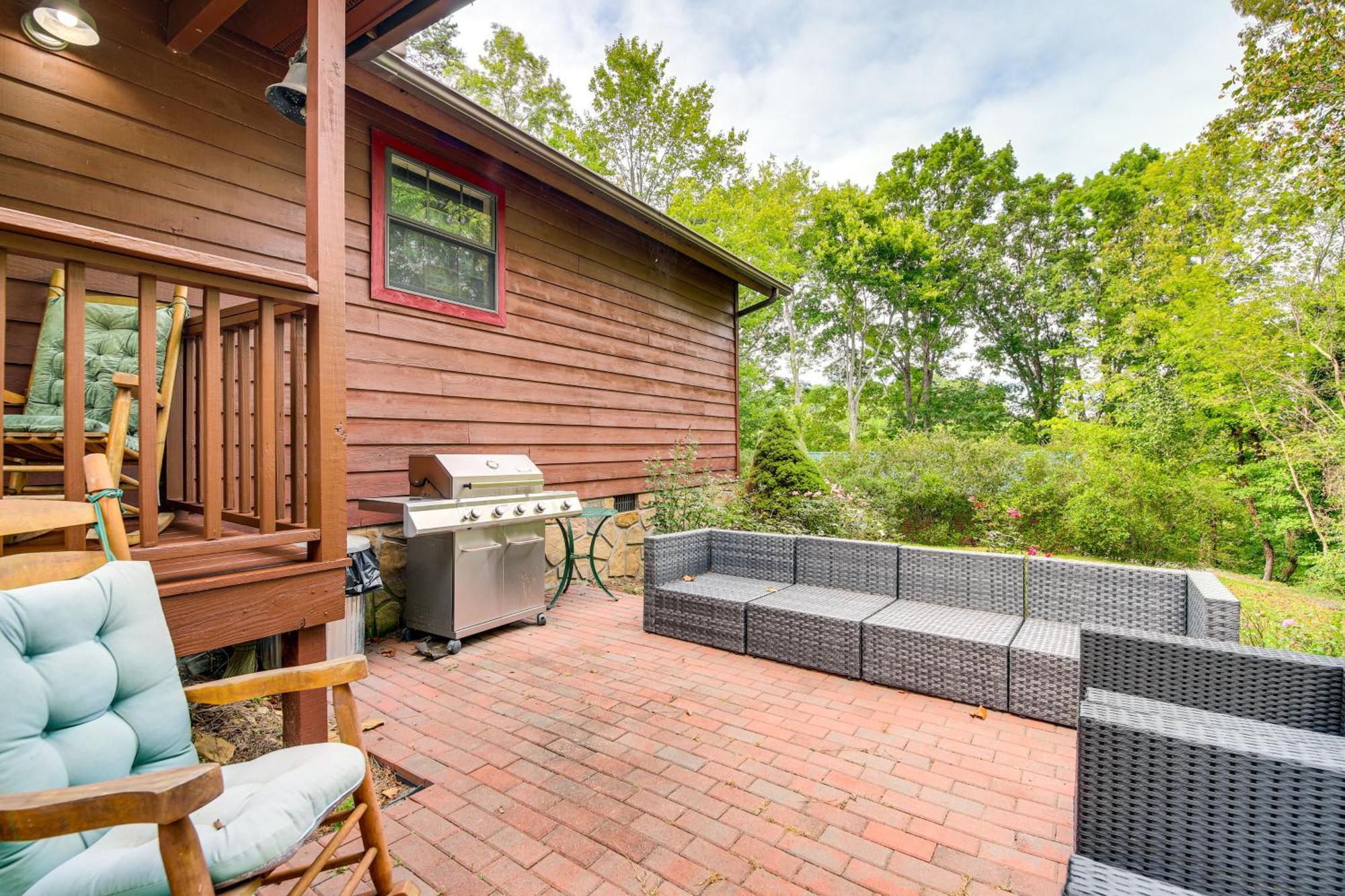 Pet-Friendly Sevierville Rental With Private Hot Tub Exterior foto