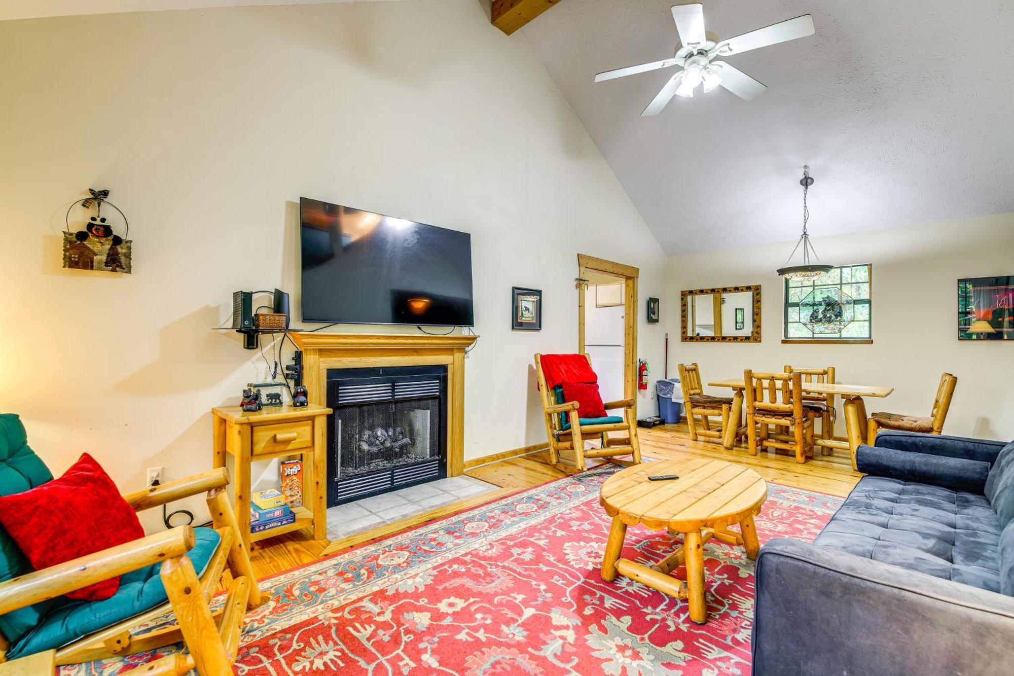 Pet-Friendly Sevierville Rental With Private Hot Tub Exterior foto